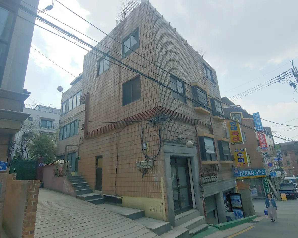 중곡동 24-1 건물 후면 – 뒤쪽 경사 구조